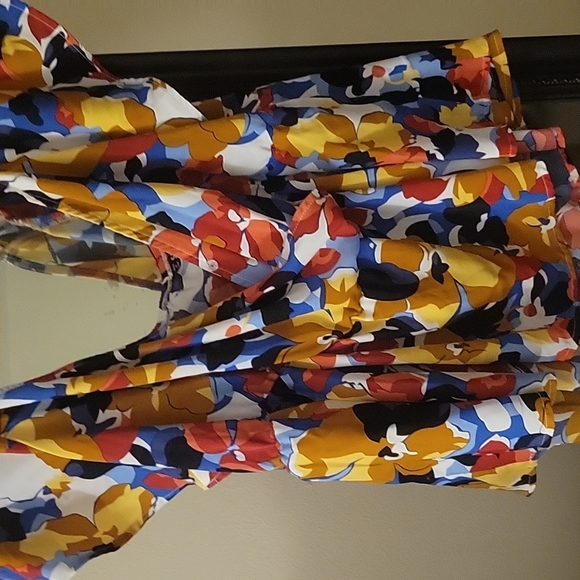 Multicolored Top - Picture 7 of 8